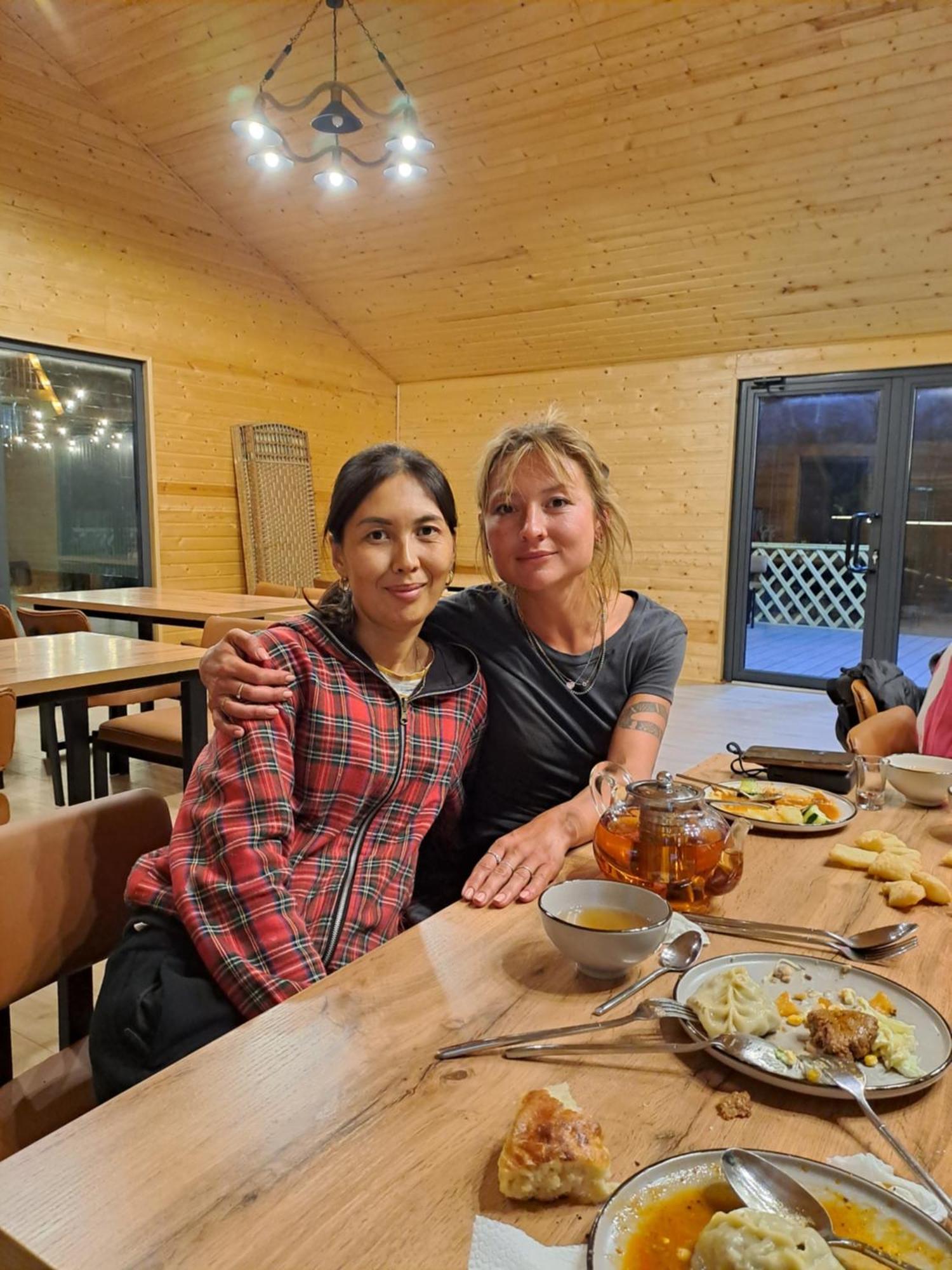 "Ailun" Guest House Tong Buitenkant foto